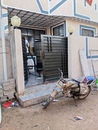 بيت للبيع طابقين المساحه 100 متر منطقة العامرية قرب سيطرة الإبراهيمية ...