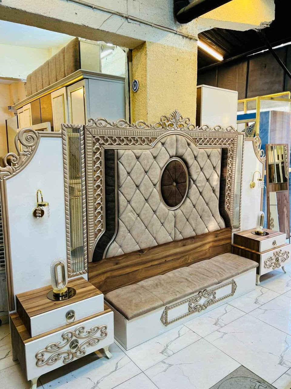 ‎غرفه نوم تركي عشر قطع ضخمه شغل ثقيل كلش للبيع‎ Singapore


**إذا كنت صاحب هذا الإعلان وتريد حذفه لأي سبب، رجاءا أرسل رسالة إلى الدعم الفني**