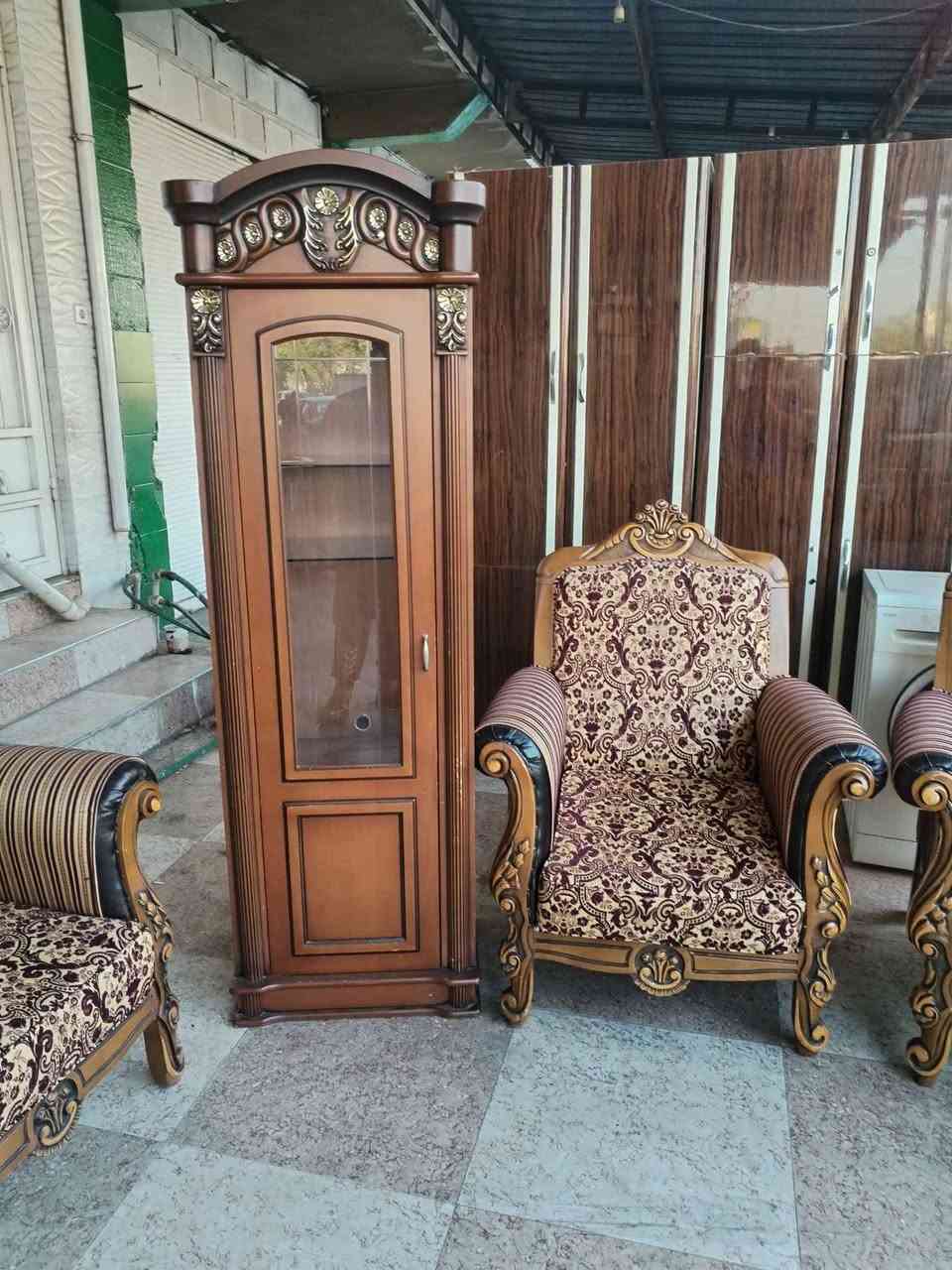 تخم ملكي عشر مقاعد للبيع سعر خاص للاستفسار الاتصال على الرقم
*********** كركوك, العراق

