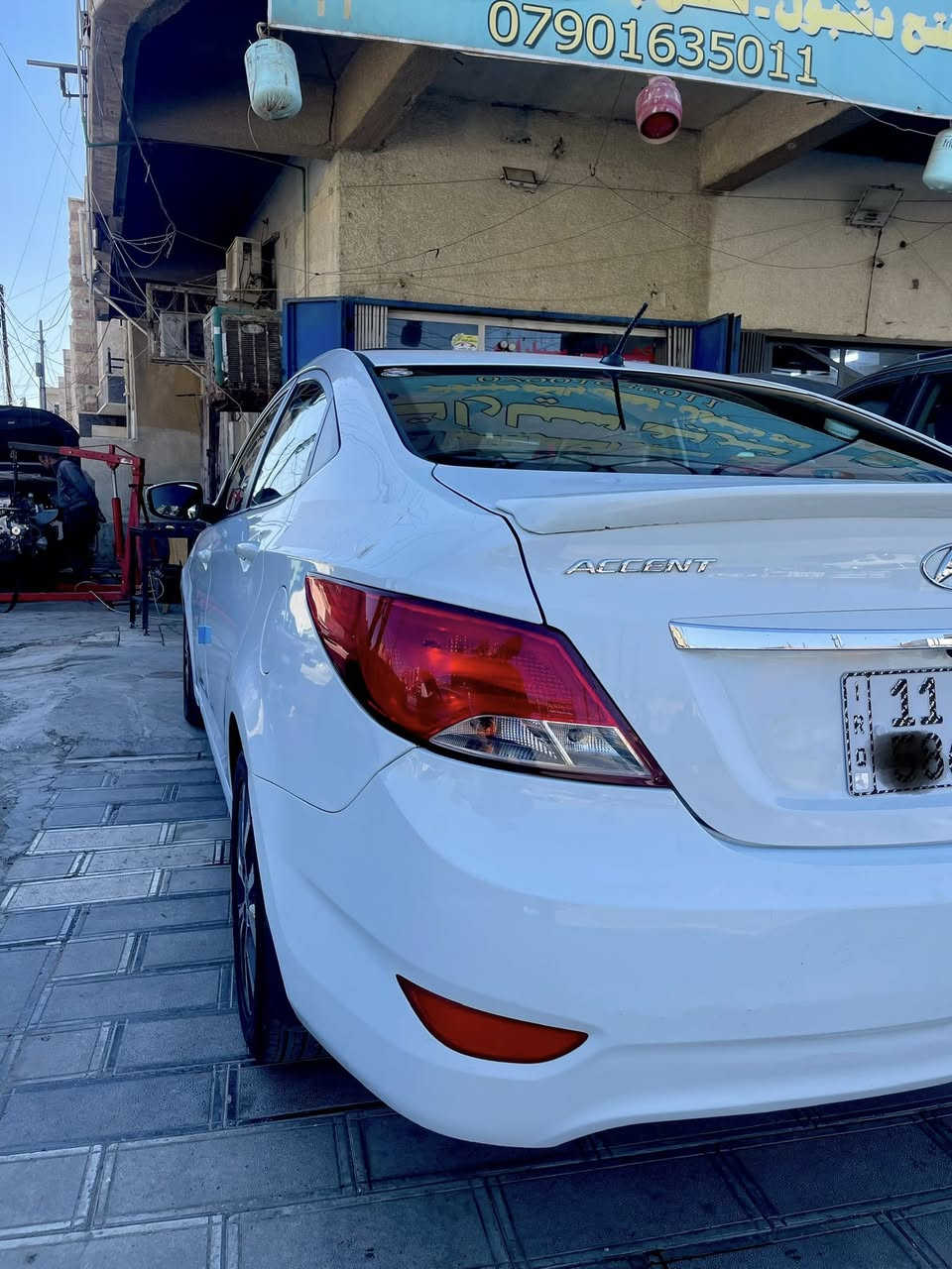 . 6
السلام عليكم اكسنت للبيع (بدون مراوس) موديل 2016 خليجي بلو فول مواصفات ماشية 168 الف كيلو حقيقي ومكفولة كفالة عامة عدا شبر ًبارد باب سايق  
 رقم بغداد دولي جديد ابسمي تحويل ثاني يوم (صارلهة عدنة تقريبا (٥) سنوات علة ايدنة استخدام شخصي مفاتيح مال شركه ثنين موجودات
مواصفات السيارة
(1) ماشية (168 الف كيلو 
(2) سلايت فتحة شغال+ تحكمات ستيرن
(3) شاشة كبيرة+ اشاير بل مري+ اربعة دسك
(4) مكينة ١٦٠٠ دوش ١٠٠/١٠٠+ تجاوي
(3) كير درجة اولى+ ويل كبي
(5) صدر وتبريد ثلج وتدفئة مكفولات
(6) ميكانيكيات وكهربائيات وحدادية ١٠٠/١٠٠
(7) تخم تايرات جدد+ داخل غرفة جديدة
(8) السيارة جديدة بدون اي نقص جاهرة 
(9) ملاحظة مكان سيارة كرخ بغداد السيدية استفسار اتصال 
*********** 
سعرها 115 وبيه مجال بصيط
