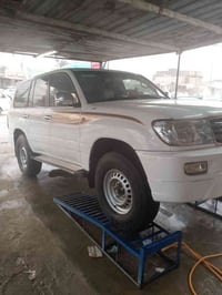 لاندكروزر موديل 2003 باقي المواصفات عل انتصال امراوس براس حسب القناعة ...