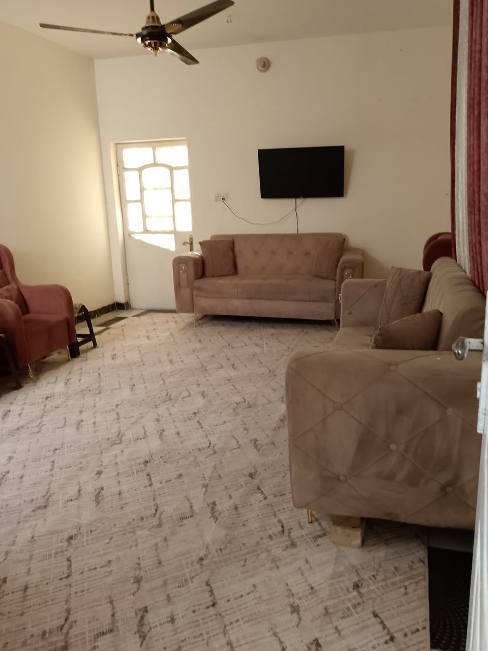 شقة مؤثثة للايجار لايجار شارع 80 نجف خلف اسماك غرناطه للاستفسار *********** واتساب
