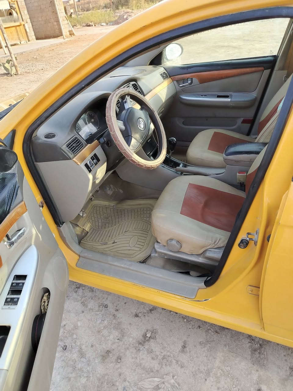 ليفان موديل 2012 رقم بابل مداور ثاني يوم  سياره مكفوله كفاله عامه تخم تاير حداديه جديدة دوشمه جديدة مكان السياره واسط السعر 38 وبيها مجال للشراي ***********
