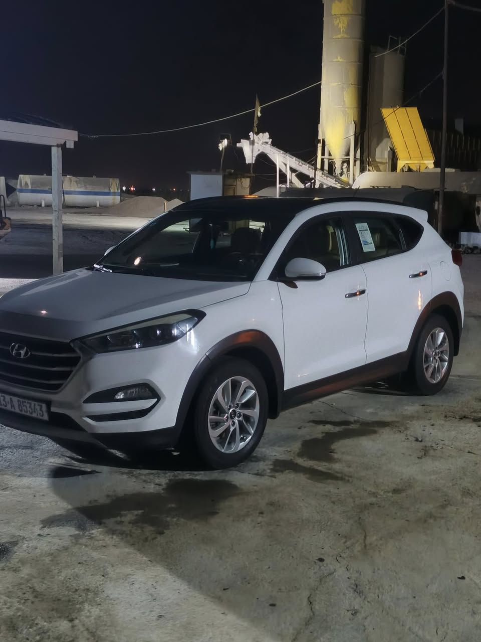 توسان موديل ١٧  خليجي   بنوراما شاشه بلاديه وكامره مري شفط اشاير بالمري مكينه  2000 بسمي تحويل ثاني يوم مبدل بنيد فقط بدون اي ظرر بالجاملغات ١٦٥ وبيه مجال بسيط ***********
