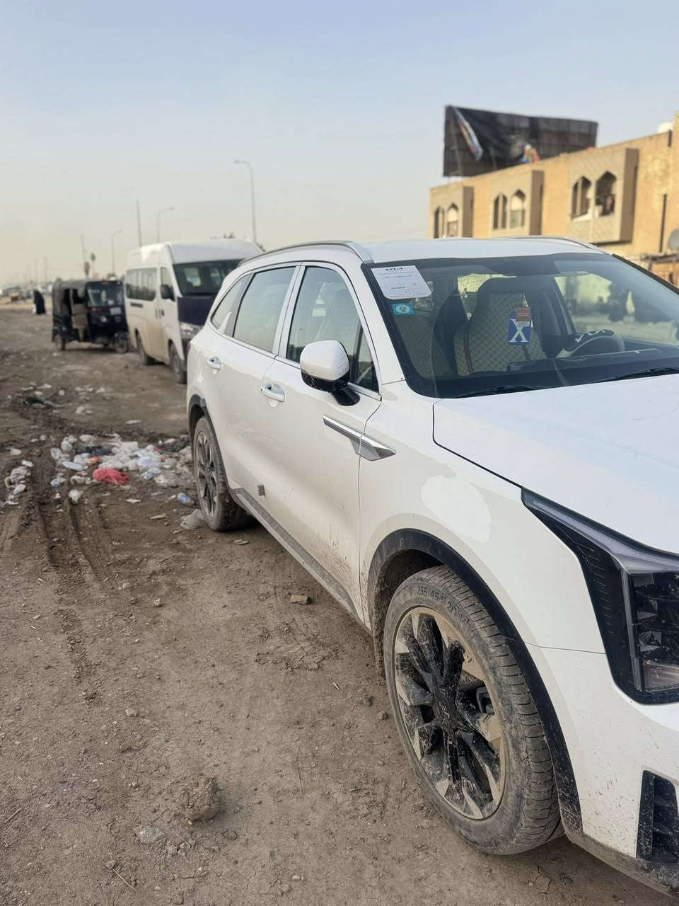 السلام عليكم
سياره للبيع كيا سورنتو موديل2025 السيارة خليجيه مكفوله كفاله عامه من الضربه والصبغ  السياره خاضعه لضمان الشركه الدولية … 

رقم بغداد الدولي الجديد … السياره ماشيه 9 الف 

السياره فول سته سلندر V6 

المواصفات: 

بصمه 

دخول ذكي

تشغيل عن بعد 

سايد بريك دكمه 

ويل 20 

كشنين كهرباء 

كير ماوس 

تحكم استيرن جهتين 

شاشه متصله 

تبريد بيانو  

3 قطع تبريد

كاميرا عدد2 اماميه خلفيه 

باب الخلفي كهرباء 

مري شفط 

درايف مود 

اوتو هولد 

مانع منحدرات 

مانع تزلج 

حساسات اماميه خلفيه اصليه 

مكاني بغداد الزعفرانيه لاتصال ***********
