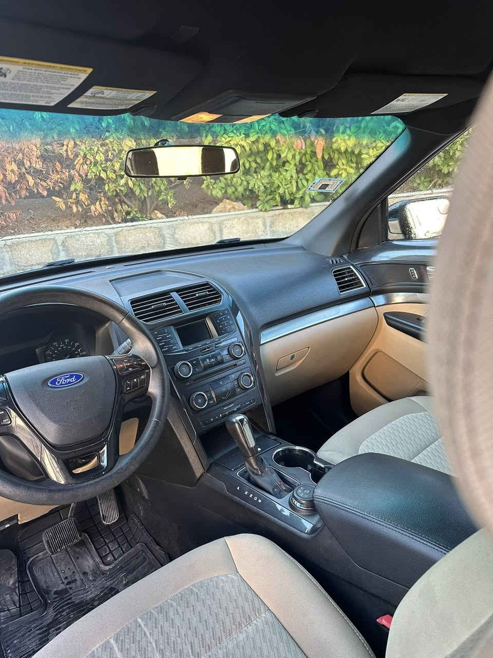 فورد اكسبلور ٢٠١٦  ماشية ٦٧ الف ميل
فقط جاملغ صفحة السايق بي صبغ والنصف الاسفل لباب النفر والي وراه وبيها شوية تعديل بارد 

بدون ايرباك وبدون دواخل

السيارة كلش نظيفة وحلوة

محرك  ٦ سلندر
فور ويل  
بصمة
حساسات

رقم دهوك الدولي 

مكان السيارة دهوك

السعر ١٦٩

للتواصل

 موجود واتساب  ***********
