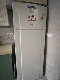 طباخ مستخدم ٦ أشهر • ثلاجة • مكيف