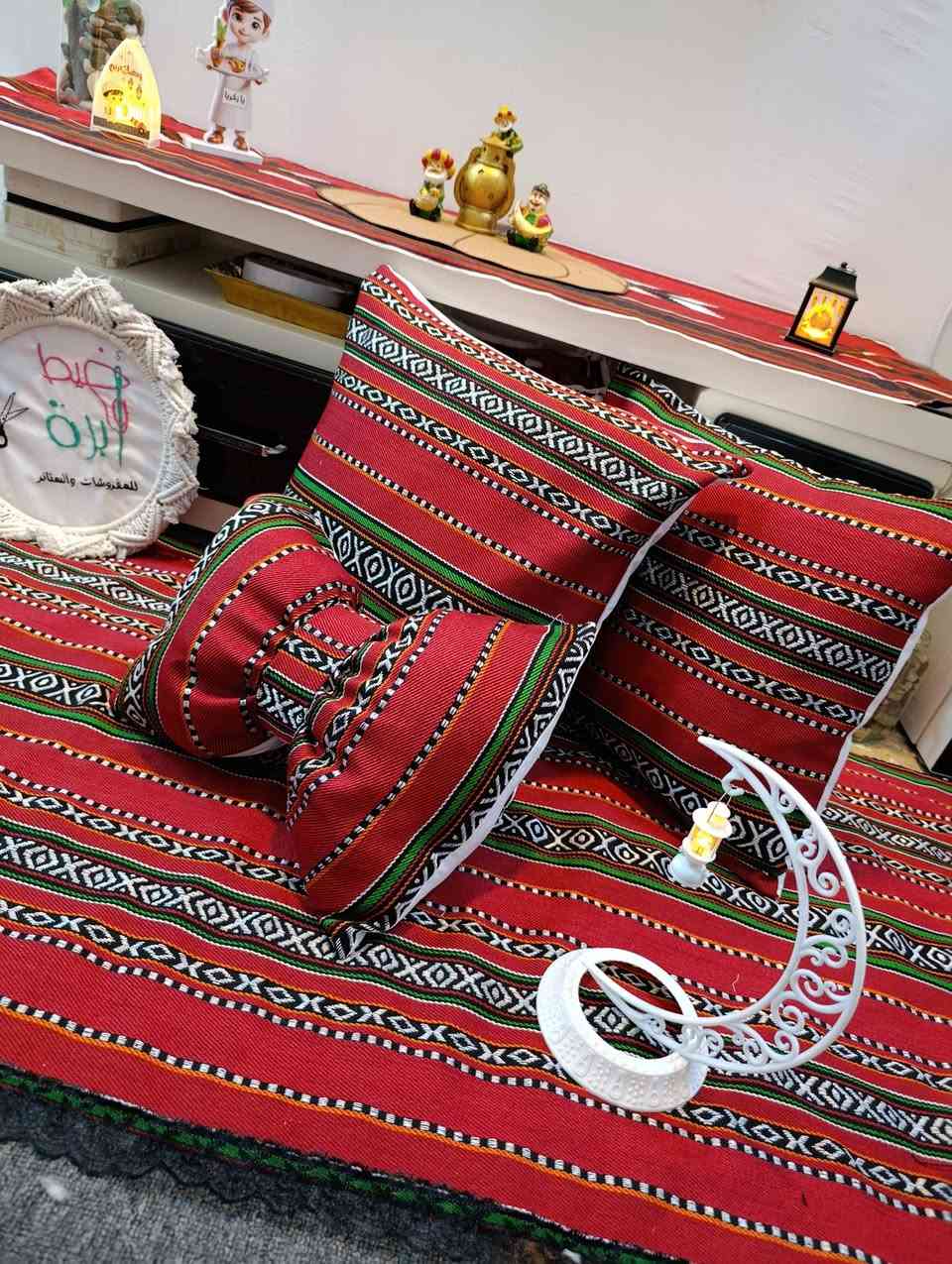 الصور يمي ويم زبونتي 🥹 
الف عافيه حياتي 
مفارش تخم 2 
4 وجوه كوشات 
وجهين فيونكه 
نوع القماش صوف شانيل سوري ثقيل 
السعر 35 الف


**إذا كنت صاحب هذا الإعلان وتريد حذفه لأي سبب، رجاءا أرسل رسالة إلى الدعم الفني**