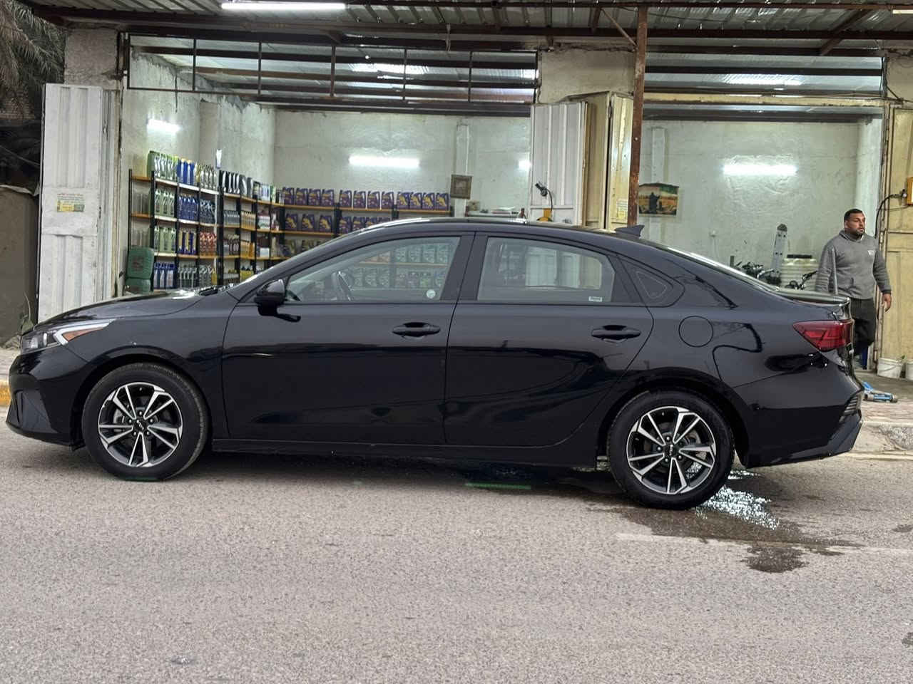 كيه فورتي مكفوله من صبغ  ماعدا باردبلبنيد سيارة كامل موصفات شاشت تحكم ستيرن رادار امامي وخلفي سيارة منفيسهة بسم صاحبهة  سياره ماعدة رقم مابيهة وهذا رقم صاحبهة  *********** كربلاء قرب فندق البارون السعر 140 وبيه مجال
