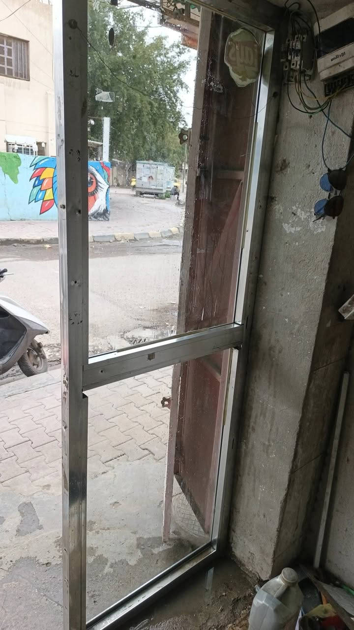 جام خانه للبيع 2 سعر ٨٠ بغداد الحريه ***********
