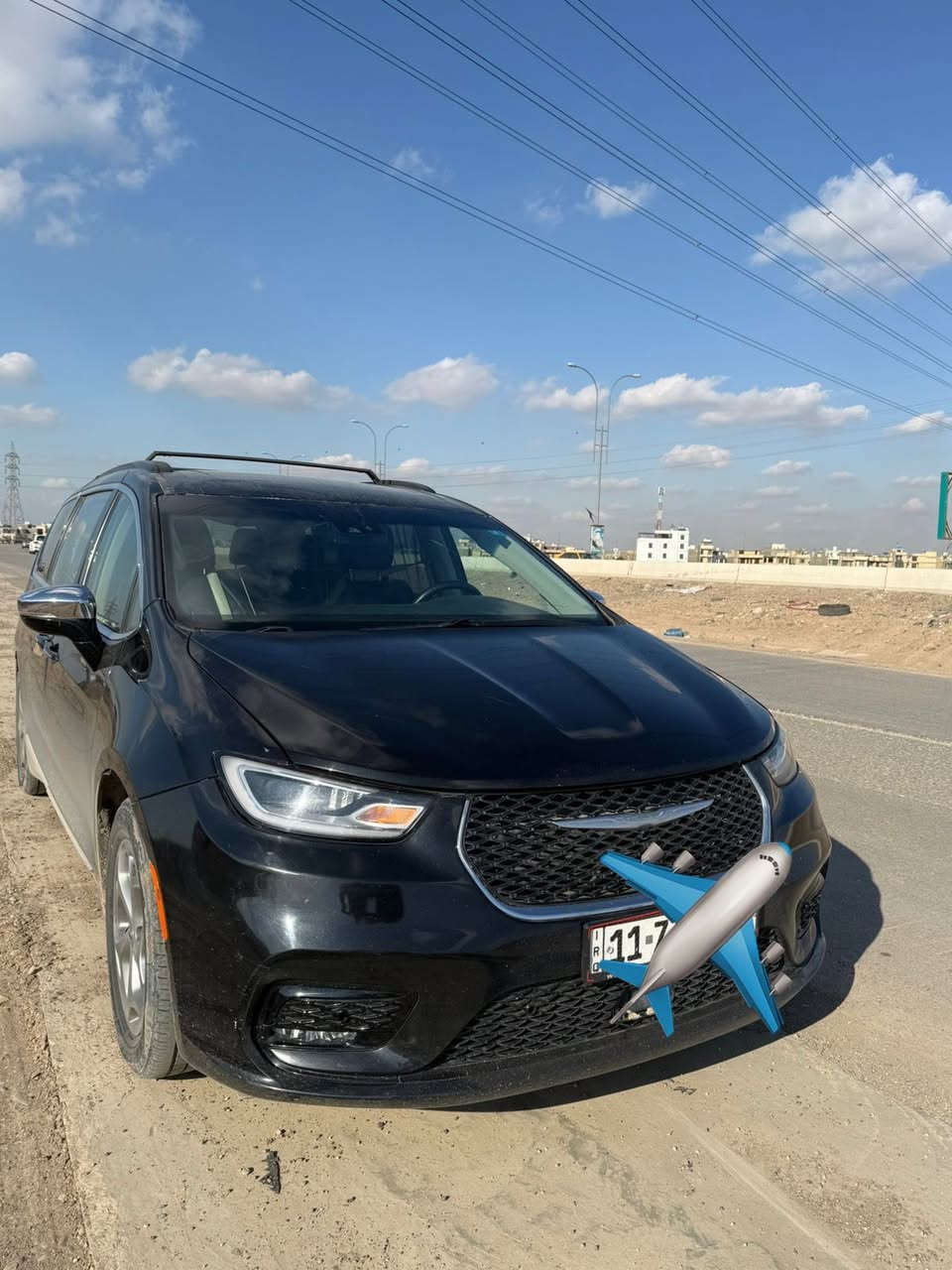 من رخصة الادمن السلام عليكم
#المركبة  :  كرايسلر باسفيكابانزين لون اسود  موديل 2023يعني اوباما عاليه

مواصفات امانة الله خيالية وعزل تام وعائلية سياحية مصممه للسفر وبكتلوك السيارة مكتوب السيارة صممت لكي لا تعطل يعني تخيل كرايسلر 

  للبيع

#الضرر    : مرفق لصور الحادث 

#الرقم     : مرقم بغداد بأسمي

#السعر   :190ورقه مع المجال

او مراوس 

#المواصفات  :

▪️ كرايسلر باسفيكا

▪️ محرك 6 سلندر 3600✈️✈️

▪️رادار امامي تفاعلي متعدد الاستخدام

▪️لايتات زينون عالي وناصي مع حاجب LED مع كشافات دعامية زينون

▪️ حساسات خلفي اصل 

▪️ حساسات الاجتياز الجانبية 

▪️ كشافات دعامية اصل 

▪️ بصمة باب 4 وبصمة تشغيل وتشغيل عن بعد 

▪️كشن ذاكرة (خزن ميموري) لكرسي السائق

▪️ طقم ويل مع طقم تاير جديد

▪️ باب جنطة كهربائي شفط 

▪️ ابواب جانبية كهربائية 

▪️ غرفة السيارة جلد اسود 

▪️ تحكم كهربائي متكامل لمقاعد المقدمة 

▪️ شاشة دشبول كبيرة لمجموعة من الايعازات 

▪️ السيارة 7 راكب مع 3 قطع تبريد 

طخات خفيفه بالجوانب وسونارموجوده

  

ماشيه 75... 

مكانها بغداد  ***********

سعر 190وبيها مجال
