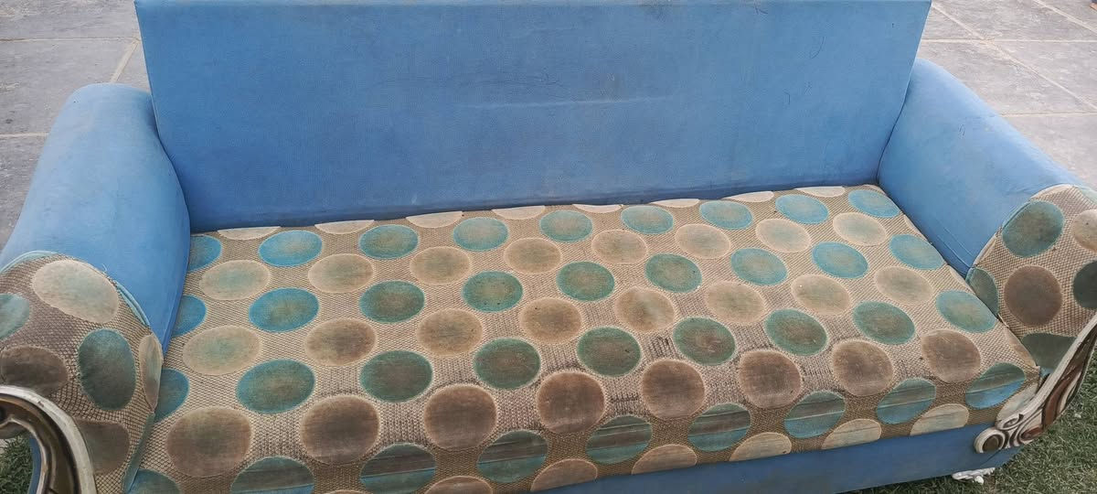 تخم البيع نضيف 3قطع بسعر مناسب مكلف بنشر ***********
