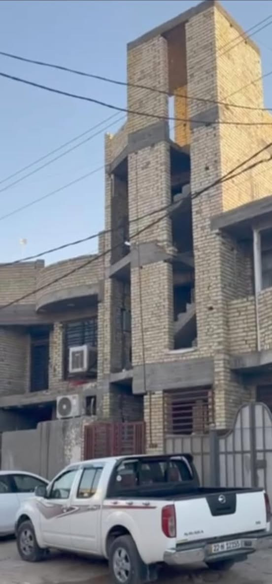 للبيع
هيكل 92 متر

واجهة 5 

ثلاث وحدات سكنية معزولة مع درج خارجي كامل هيكل وتاسيسات صحية ومجاري وتاسيسات كهربائية وابواب وشبابيك غير مركبة  ارتفاع الرفت ٥٠سم ارتفاع الطابق الارضي ٣٣سم مع رباط

ارتفاع طابق الاول ٣*١٠

أرتفاع طابق الثاني ٣*١٠

طابوق جمهوري خالي من الاملاح سعر الدار مناسب خلف كليه الهادي الدار ثلاث وحدات سكنيه يصلح استثمار اذا يكمل  وارده ثلاث مليون  في الشهر الدار ينباع هيكل او مفتاح حسب الطلب 

***********

***********
