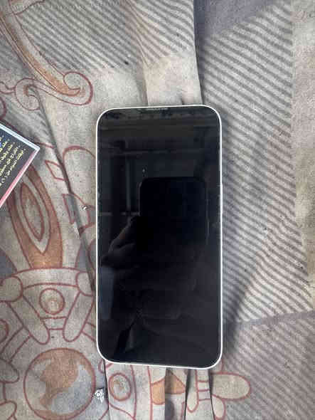 السلام عليكم ١٣ عادي ذاكره ٢٥٦ بطاريه ٨٠ السعر ٣٥٠ وبي مجال 
***********
