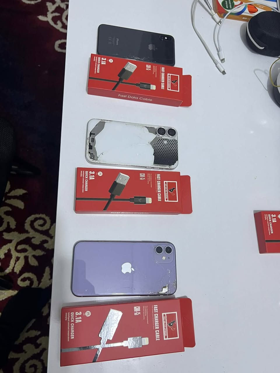 السلام عليكم 💙
ايفون عدد 3
كلهن سيمكارت ما يشتغل
وكلهن مستبدل بطارية وبيها صرف 
وكل واحد مصور فيديو تجي ماسنجر ادزلك ياهن او اي واحد تريد 

1/ ايفون 11 مستبدل بطارية تقرة 81% وبصمه الوجه ما تشتغل كامرة شغاله مفتوح تخطي وذاكرة 128
السعر مع التوصيل 115 الف ثابت ✅

2/ ايفون Xr محور 16 مستبدل بطارية تقرة 100% بصمه شغاله الجهاز الخلوي بي مشكله الكامرة شغاله وذاكرة 64
السعر مع التوصيل 95 الف ثابت ✅

3/ ايفون X عادي مستبدل بطارية تقرة 100% بصمه الوجه ما تشتغل كامرة شغاله الجهاز الخلوي بي مشكله  وذاكرة 64
السعر مع التوصيل 85 الف ثابت ✅

ملاحظة* السعر ما بي مجال ابداً ما يعجبك اعبر المنشور وما اقبل اي شخص يعاملني بالتعليقات باي سعر تريد تعامل خاص موجود واخليك على راسي 🙏
الملحقات فقط كيبل شحن جديد 🔌
مراوس للاسف ماكووو ❌
رقمي *********** واتساب
عنواني محافظة واسط ❤️
توصيل موجود لجميع المحافظات مجاني ✅
