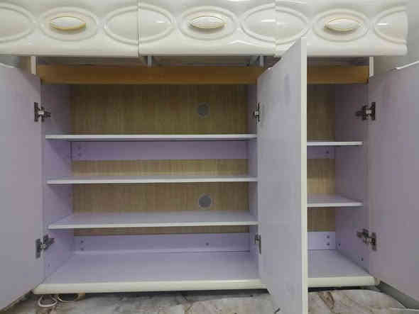 السلام وعليكم
دولاب تركي جديد طك استعمال قليل 
السعر 130 الف

‎***********
