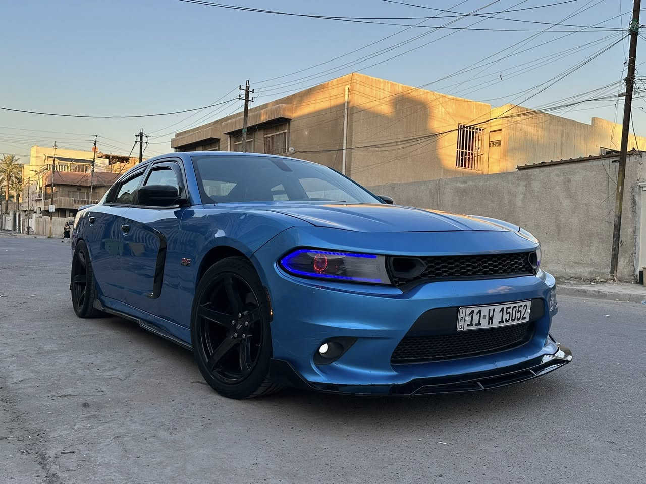 السلام عليكم جارجر 2015 RT مكينه 5700
سياره بدون حادث كفاله صور امريكه مرفقه مع الصور 
رقم بغداد أب اسمي 
السعر 158
كير مكينه صدر تخم تاير تبريد كوله كفاله السياره بيها منضومه غاز 
بيع فقط مكاني بغداد مدينه الصدر للاستفسار ***********
