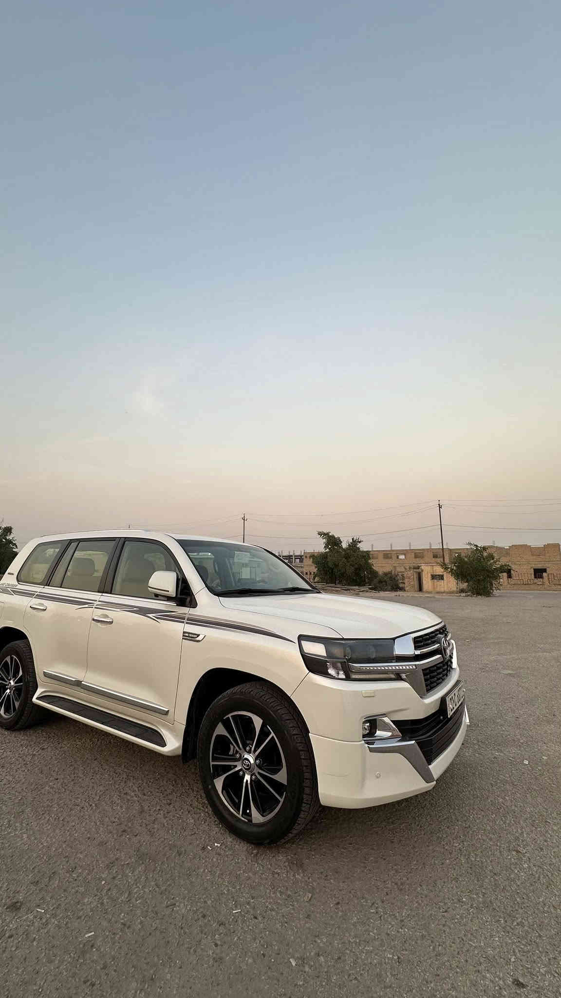 السلام عليكم
تويوتا لاندكروزر GXR
الموديل 2021
6 سلندر ,, 4000 المحرك
بنزين
المواصفات خليجية 
الممشى : 52،000ألف كم
الرقم : اربيل ( انگليزي )
7 مقاعد .
المواصفات : بصمة ، كاميرا خلفية ، كاميرا أمامية ، كاميرات جوانب ، فتحة السقف ، شاشة ، مقاعد كهربائية ، مصابيح زينون ، المصابيح الامامية ليد ، تشغيل عن بعد ، التبريـد قطعتـين ، مثبت سرعة ، كاشفات ضباب 
السعر 53000 $$
5 شدات و 30 ورقة 
مكان السيارة : النجــف الأشـرف
الرقم : *********** واتساب فقط !!!
