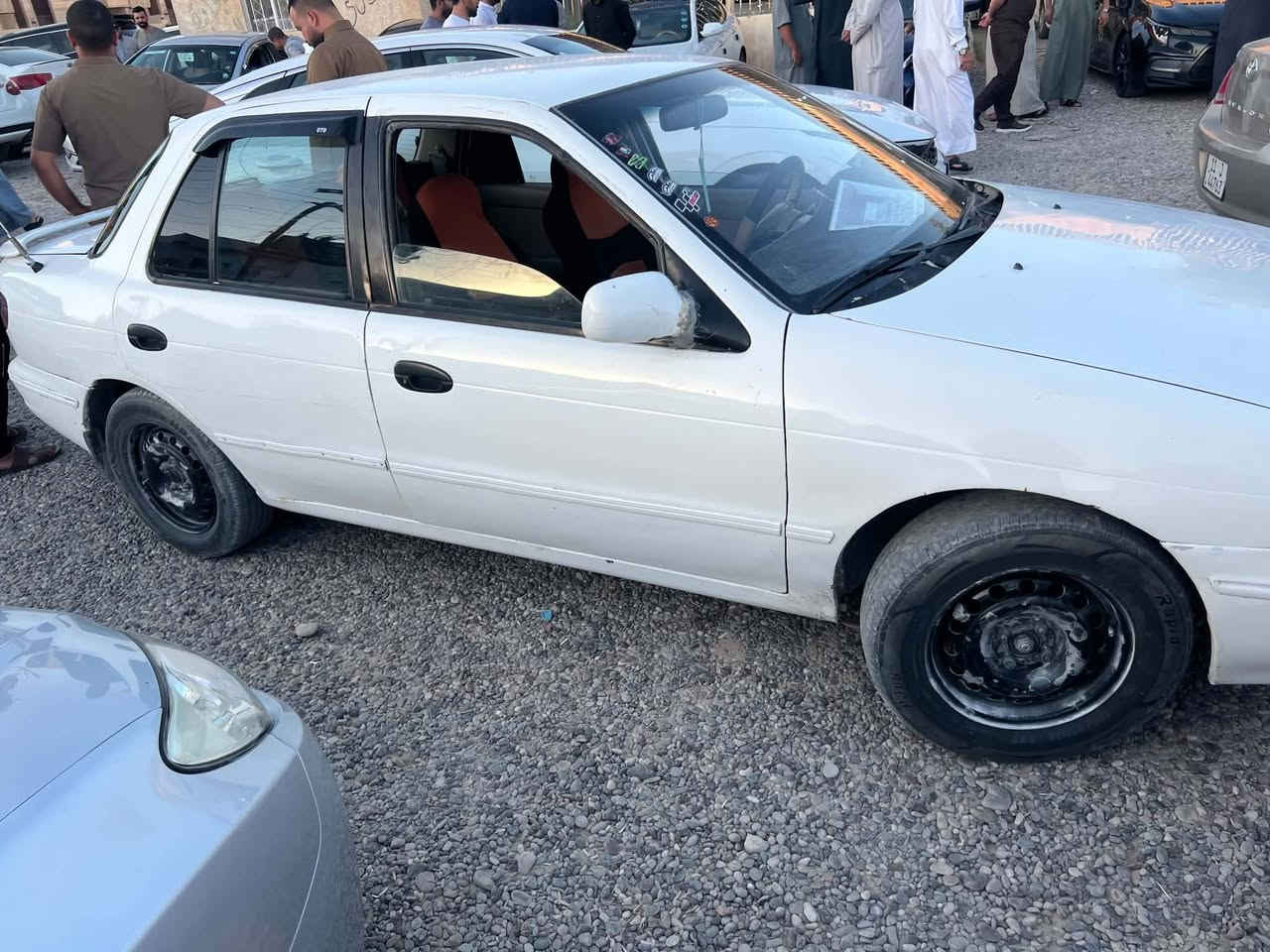 السلام عليكم 
سيفيا 1993
كير أوتو 
محركها بي صوت خفيف
مفتوح 
صدر كهربائيات كلها شرط 
جام كهربائي
باتري جديد 
سنويه بعدها ممنتهيه 
شرط التحويل 
رقمها بغداد 
مكاني تكريت القادسيه 
***********
