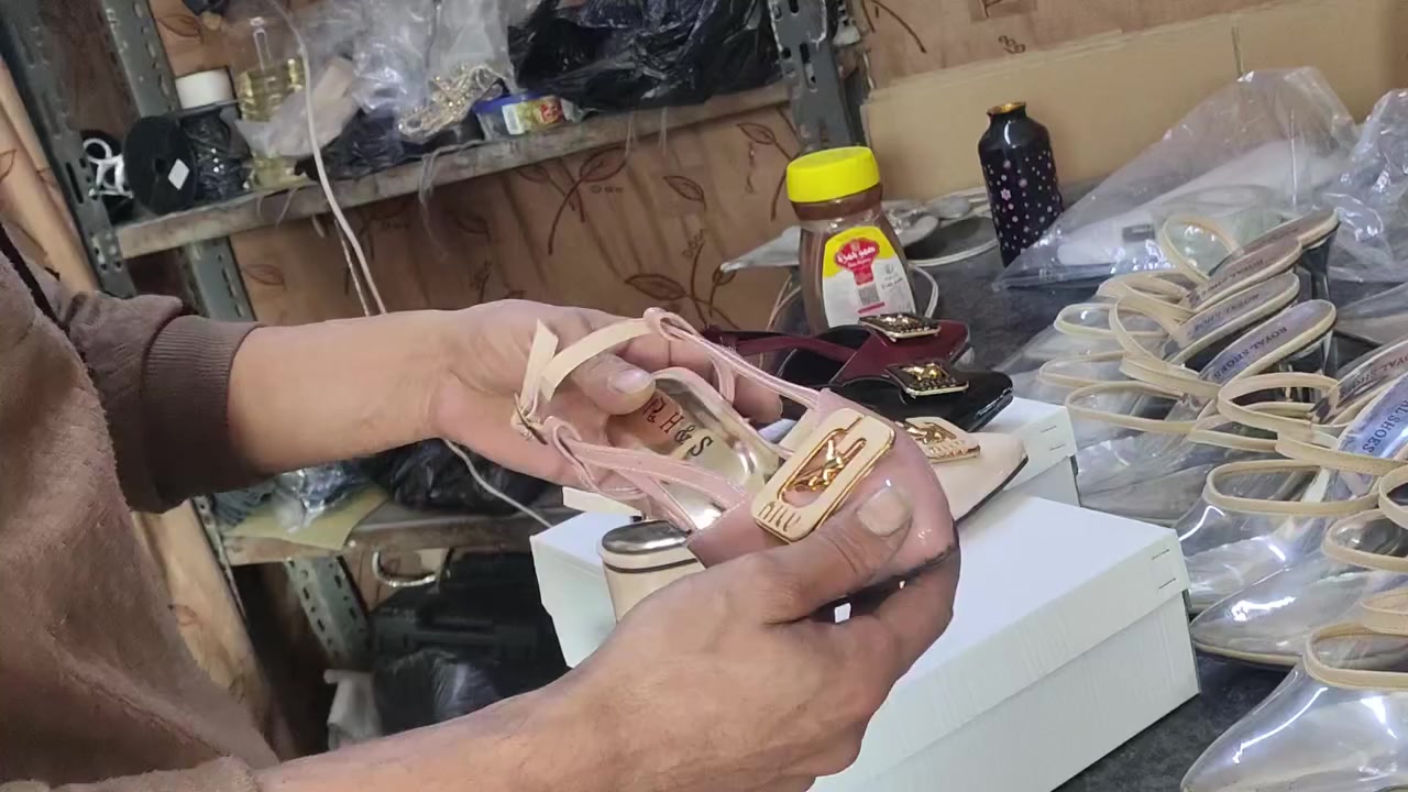 المصنع احذيه مباشر شاحن كافي الدول عراق اردن لبنان كافه محافظات سوريا للتواصلم963945840992+


**إذا كنت صاحب هذا الإعلان وتريد حذفه لأي سبب، رجاءا أرسل رسالة إلى الدعم الفني**