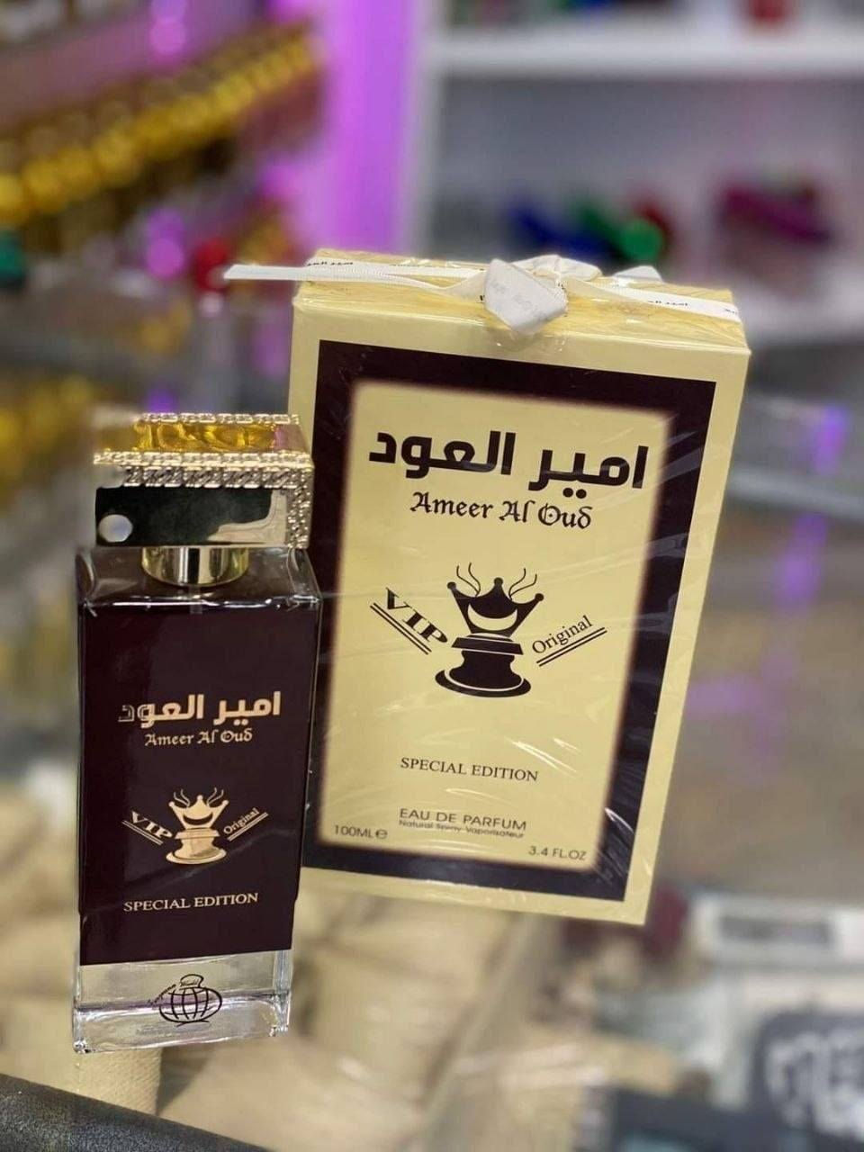 ✨ عطر أمير العود VIP (إصدار خاص)،  عطر شرقي للجنسين من إنتاج شركة فرجرانس وورلد (Fragrance World) الإماراتية 🇦🇪💯 . يشتهر هذا العطر برائحته الخشبية العميقة التي تعتمد بشكل أساسي على العود، ويُعتبر خياراً شائعاً لمحبي العطور الفخمة والثقيلة بأسعار مناسبة.
💎 عطر أمير العود VIP (Special  Edition)
يتميز هذا الإصدار بتركيبة عطرية غنية تجمع بين الدفء والجاذبية:
مقدمة العطر: خشب العود (العود)، الورد، والباتشولي.
قلب العطر: القرفة، العنبر، الأرز، مع نفحات إضافية من العود.
قاعدة العطر: خشب الصندل، المسك الأبيض، طحلب البلوط، والعود.
النوع: أو دو بارفان (Eau de Parfum).
الحجم: 100 مل.
الاستخدام: يُفضل استخدامه في  المناسبات نظراً لقوة ثباته وفوحانه العالي.  
✨ ثبات عالٍ يدوم لفترات طويلة على الجلد والملابس.
✨ يأتي في زجاجة سوداء أنيقة مع غطاء ذهبي مميز يعكس طابع الفخامة "VIP".
بديل اقتصادي: يُعتبر خياراً ممتازاً لمن يبحث عن رائحة العود الفاخرة التي تشبه العطور النيش الغالية بأسعار اقتصادية
#الاصلي المنشأ إماراتي 🇦🇪💯
سعر الدرزن  
يوجد لدينا توصيل الجميع محافظات العراق✔️✔️


**إذا كنت صاحب هذا الإعلان وتريد حذفه لأي سبب، رجاءا أرسل رسالة إلى الدعم الفني**