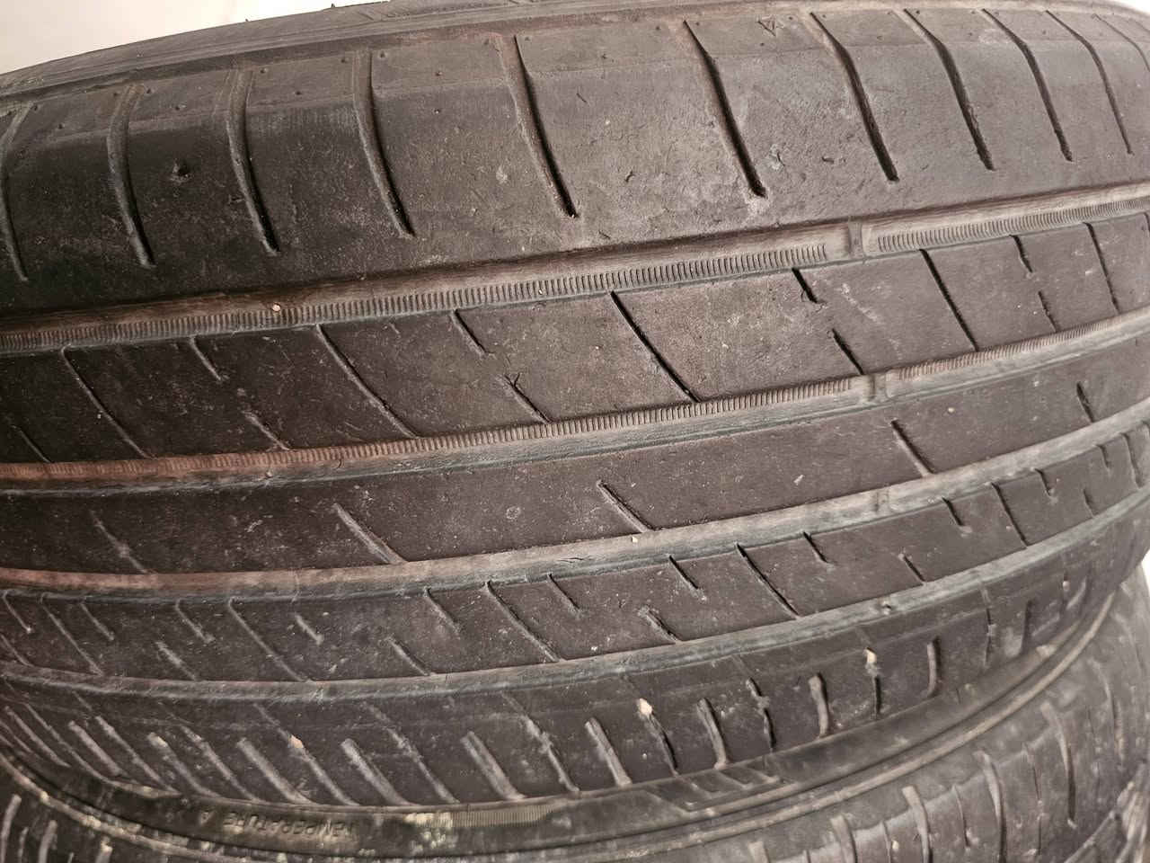 تخم تايرات كورلا حجم ١٦ نضاف جدا 
٩٠ الف بيهن مجال قليل 
***********

