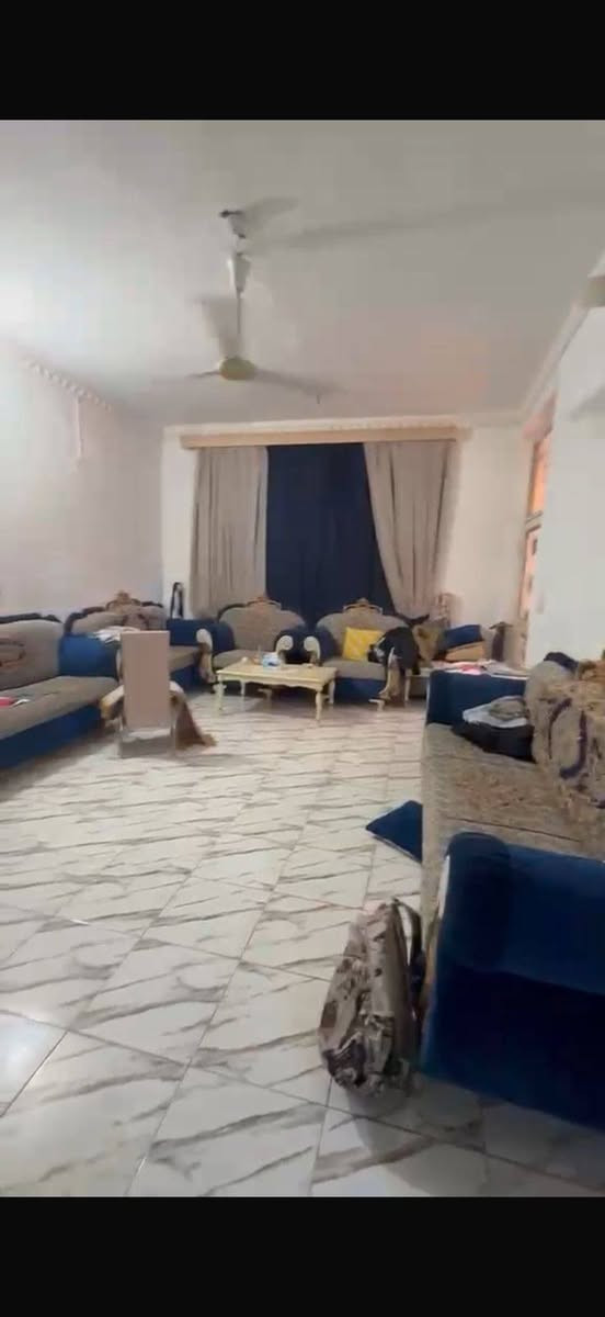 ياالله بيت مساحه120مترطابو زراعي سند 25 
يحتوي على غرف نوم 2وستقبال ومطبخ وصحيات داخليه وخارجيه العنوان طوريج حي الجمعيه شارع اصحاب الكساء 
معروض لدى مكتب بيروت للعقار الكائن في طوريج حي الجمعيه 
لاستفسار ***********++***********

