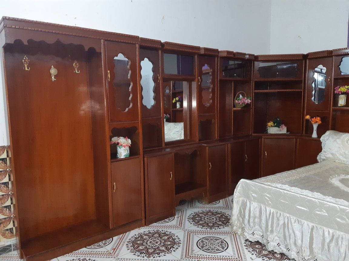 غرفة نوم حطاطه صاج  شغل حلو ومرتب السعر ٧٥٠ وبيها مجال لشراي العنوان رمادي الجزيرة للإستفسار الاتصال على ***********
