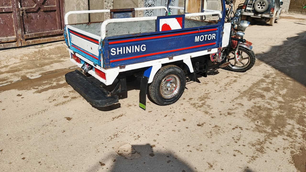 ستوتة للبيع
مكاني بلحمزة الغربي 
موديل 14 مكينة 18 جديدة
اوراق أصولي 
شاصي مكفول 
اكسن مكفول 
دبلات شغالة 
كهربائيات شغالة 
بدي بلادي 
تخم تاير بسلفون بيها 

سعرها 900

***********
