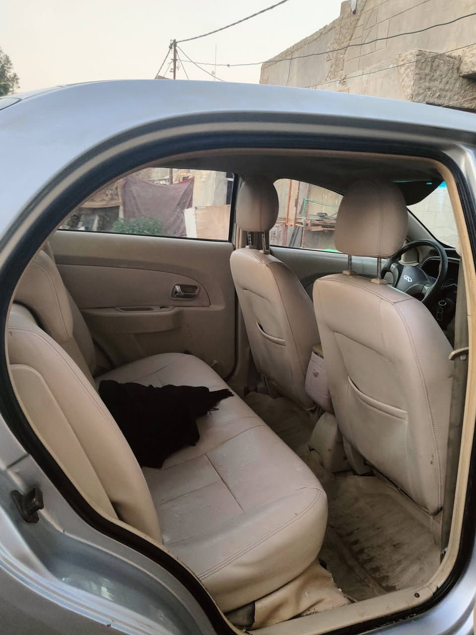 فلاوين 2011 رقم بابل انكليزي سنويتها 2027 هزه بعدها ماساقطه
تحويل مباشر مالكها جيراني محرك مكفول  لا تبخير لا تنقيص حداديتها الاماميه جاهزه الخلفية بيها دبل يحتاج تبديل *********** سعرها 30
