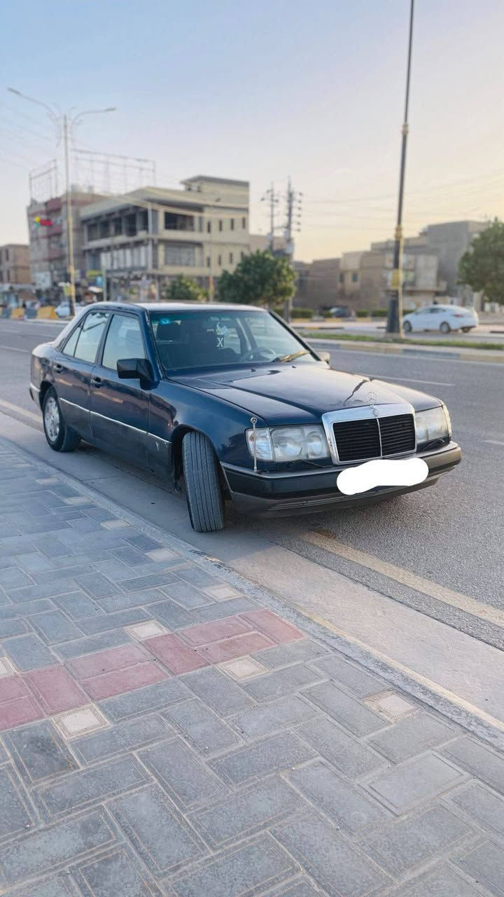 السلام عليكم ورحمة الله وبركاته من رخصت الادمن للبيع مرسيدس دب موديل ٨٩ محدثه ٩١رقم كربلاء مكينه بطه نظيفه اريد مراوس بسياره حسب القناعه السياره بسمي المكان كربلاء للاستفسار اتصال على الرقم ***********
