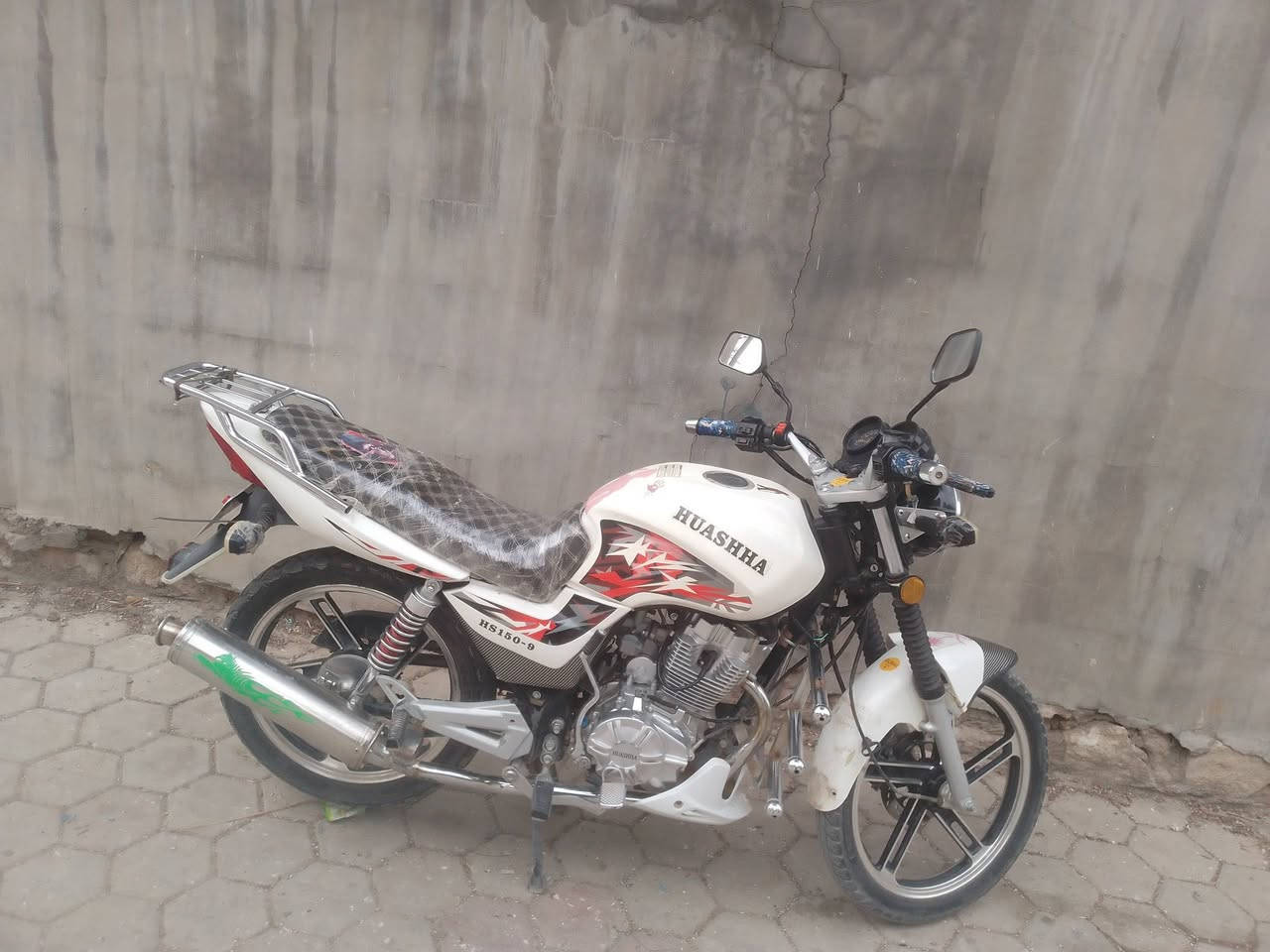 السلام عليكم موتور هيوشه للبيع موديل 23 رمادي شارع 20 السعر 850 ***********
