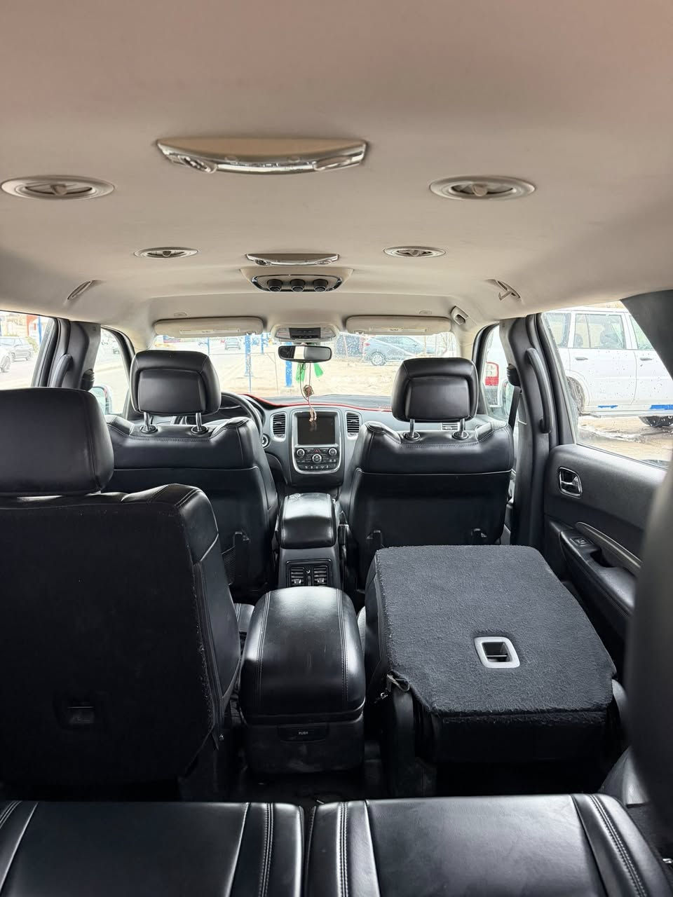 دوج دورنكو2017
بدون شاصي وبدون دواخل السياره كلش جديده وجاهزه من الدعميه الدعميه ستعمال شخصي والله

#المواصفات - رقم  بغداد تحويل مباشر تحويل مباشر 

1- محرم  6 سلندر بخاصية توفير الوقود ECO 

3-  + جنطه كهرباي

2-بصمه

5- حساسات خلفية اصل مع خاصية  

7- لايت ١٠٠واط اصلي مع حاجب LED . 

8-  مع تحرك المرايات الجانبية عند الرجوع الى الخلف حسب التحكم

9- السيارة  احدث نظام قيادة بالعالم 

10- ويل كب حجم  20بلادي. طخم تايرات حديث 2020  

12- نظام صوت ٧ سماعات داخل السيارة 

من beats audio من شركة apple

14- تحكم ستيرن كامل امامي وخلفي 

15- شاشة دشبول لمس كبيرة  متكاملة الايعازات . وشاشة ٧ انج معلوملت السيارة والعطلات والرسائل... شاشات كشنات 

17- نظام AUX + Bluetooth . نظام ملاحة GBS شاشت تنته كبيره

+ ذاكرة ميموري كارد موضعي + USB 

18- مانع تزحلق (انزلاق) .

19- تبريد ٤ قطع اكثر من 10 منافذ

20- الكشنات  جلد  ملكي   تبريد و تدفئة و تهوية و مع الستيرن تدفئة وتهوية والمقاعد الخلفية تدفئة

21- كاميرا خلفية دوارة HD 

22-إظهار ضغط الهواء في الاطارات. ومعلومات السيارة الكترونيا مثل كمية دهن محرك و درجة حرارة المحرك والكير والزيت وضغط الزيت الكتروني .

وباقي مواصفات الدورنكو ⁦✔️⁩  ⭐   

 *********** السعر 220 مجال حك الجيه بس بدون مراوس بيع فقط مكانها ميسان
