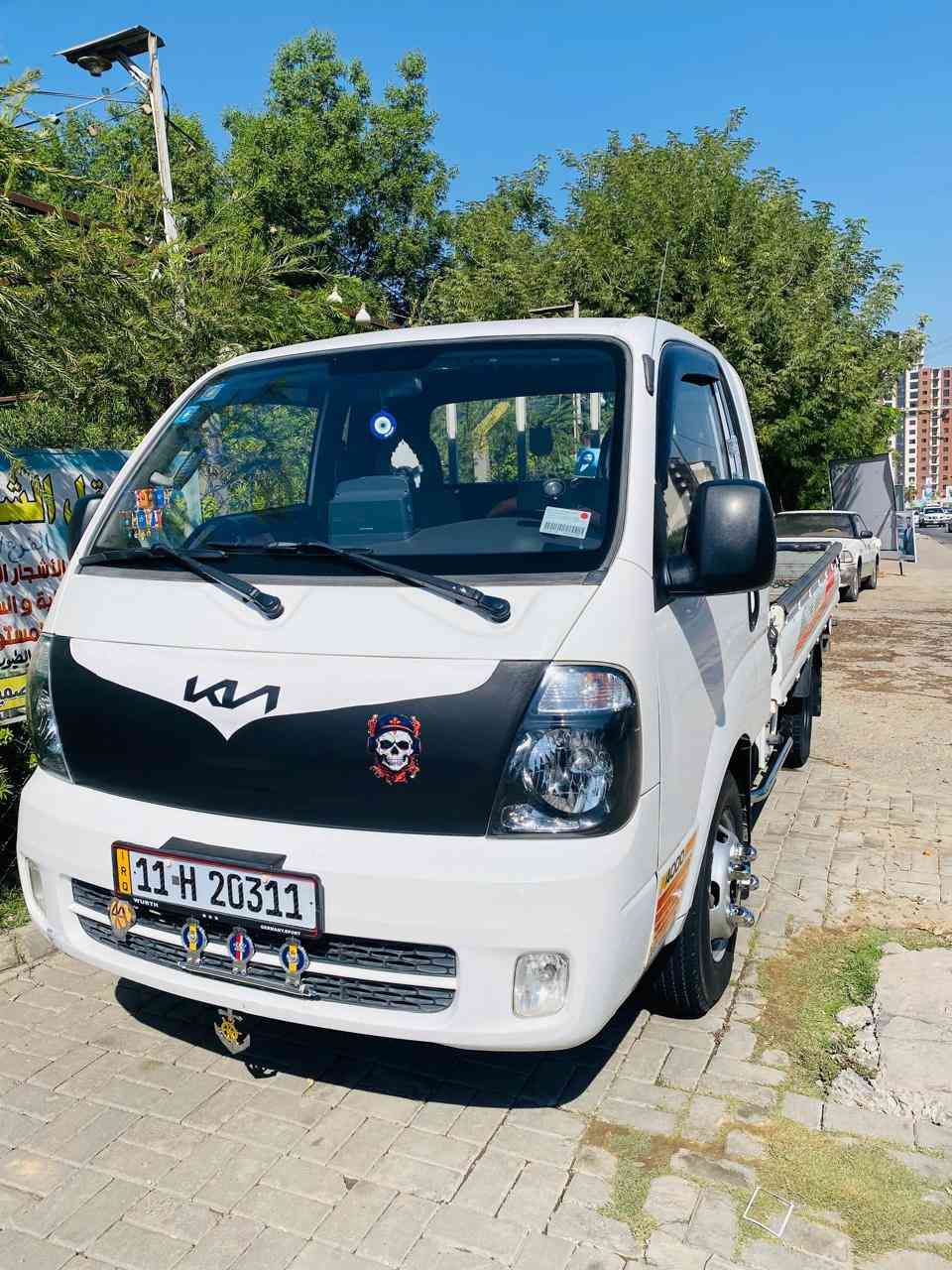 بنكو 2019 سياره جديده بدون صبغ عدى مكانين بارد صغار وممبينات تخم تاير ةديد سياره جديده حتى تحويره مابيهة ومشايله حمل ثكيل استعمال جداً نضيف سياره بيهة بخار 
عارضها ١٣٣ وبيها مجال بيع فقط بدون مراوس مكاني بغداد باسمي رقم جديد 
***********
