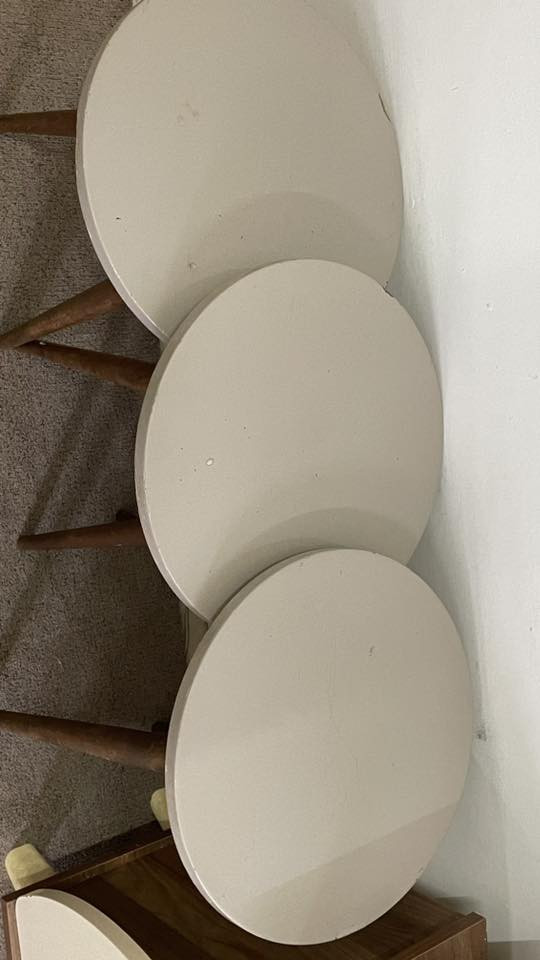 ميز بلازما بـ٧٥

الطبلات كلهن بـ٢٥

الساعة ٢٠

تواصل واتساب *********** او علقلي وادخلك
