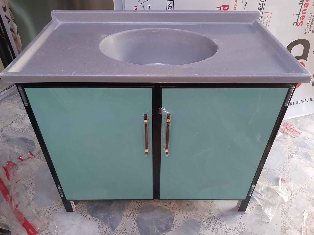 سنك مترمرمر جديد 140 الف ابواب طبقتين مغلف بلاستيك من الداخل ضد الماء مقوى بجسور تحت الارضيه والرف توصيل موجود جميع مناطق البصره حجز وتساب *********** البصرة, العراق
