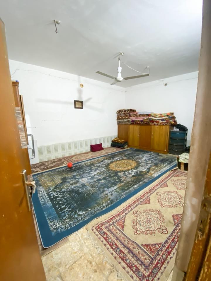 بيت 200 متر
منطقة الكريشات
يحتوي 2 غرف وصالة وصحيات داخلية وصحيات خارجية + استقبال معزول + مطبخ + 2 مكشوفات
ارضية كاشي
الاساس صب والسقف صب
سطح مطبك وتشاريف
ملبوخ بورك وجص
ماسس مي وكهرباء كامل
وخط مولد
عنوان شارع مرقد سيد محمد ابو صريمة نهايتة ع ايدك اليسرة
للاستفسار اكثر اتصل على ***********
السعر 35 وبي مجال الشراي يتصل |
へ
