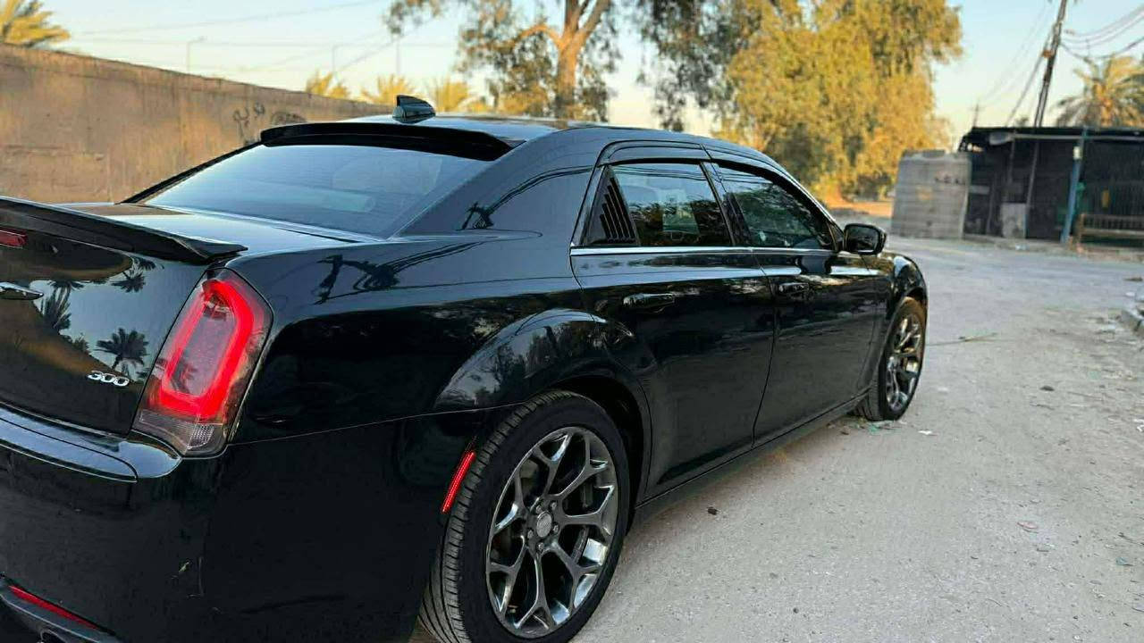 السلام عليكم
للبيع كرايسلر C300 اوباما  2018    / رقم بغداد باسمي هزه جديده 

ماشية 130 mi

V6/3600

تو ويل

حادثهه فقط صور مرفوقه بدون ايرباك  

بالعراق هنا صار بيه هلال جاملغ بارد

.

السياره جاهزه من كل نقص 

حداديه تخم تاير تدفئه تبريد كله جاهز

المواصفات/

كير ماوس 8 نمر

بانوراما قطعتين

تشغيل عن بعد

كشنات تدفئه تبريد

كشنات كهرباء جلد

لايت زينون عدسه ليزريه

شاشه كبيره تدعم كاربلي

بصمه تشغيل وأبواب

خزن ميموري

كامرا خلفيه

ستيرن كهرباء

تبريد قطعتين

تحكم ستيرن جهتين مع مثبت سرعه

باقي المواصفات معروفه

السياره جاهزه 

سعر /   200$ 

مكاني بغداد / البياع 

***********

