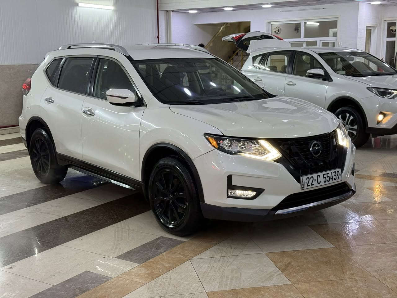 نيسانروگ موديل 2018مواسةفات Sv awd فول بس بدون پانوراما ماشى 70ميل سيارة شبر بيها بونيد بيها صبوغ بدون دواخل بدون أيرباگ  سيارة جديد بايت رادار كلشى بلادى رقم سنوية كل جديد مكان اربيل 
***********
