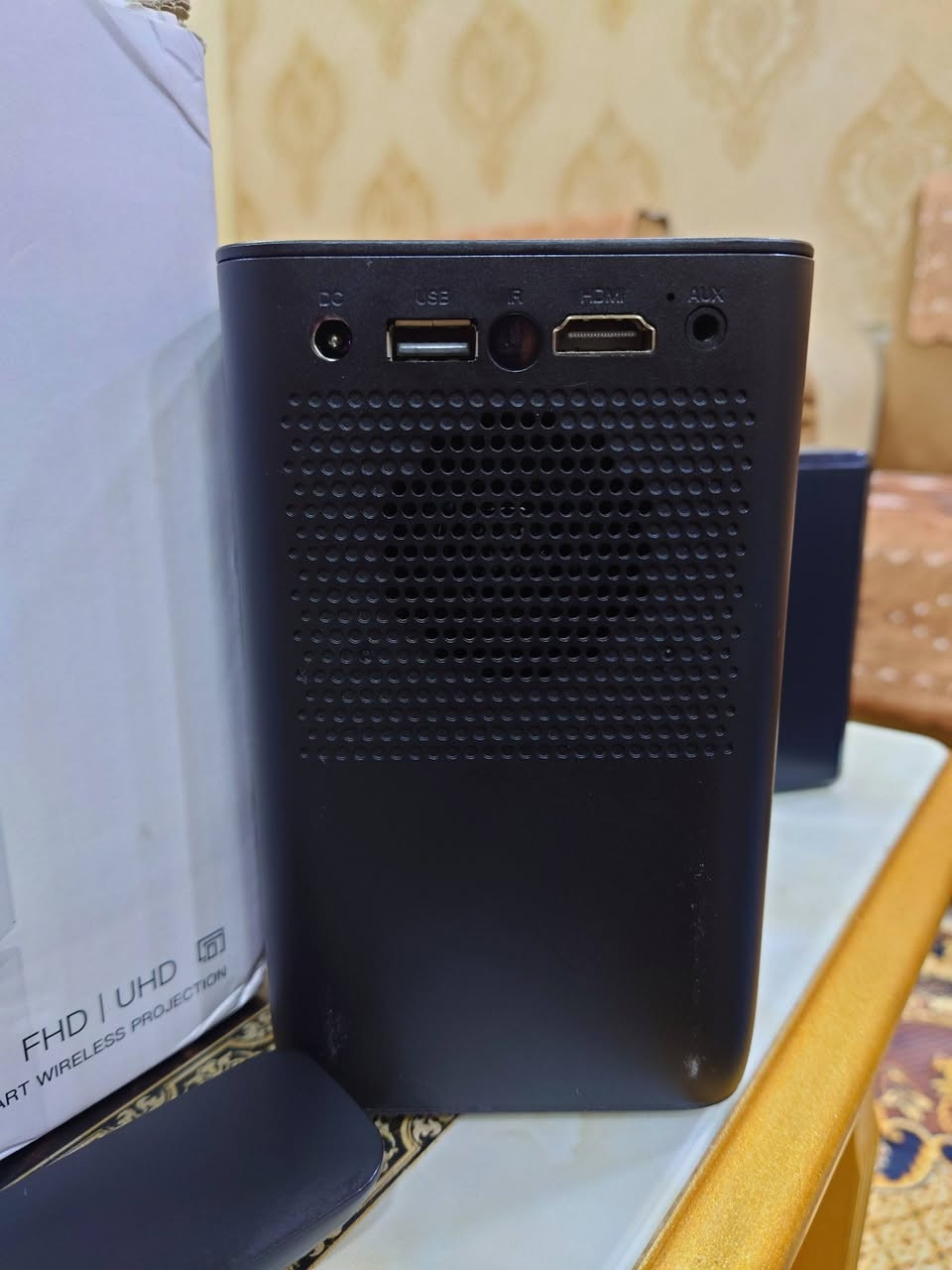 للبيع داتاشو HONGTOP S30 MAX ✨
بسعر 40 الف

إذا تريد شاشة سينمائية بالبيت أو للألعاب والعروض، فهذا الخيار مناسب جدًا 👌

🔹 المواصفات:
✅ دقة Full HD 1080P
✅ يدعم تشغيل محتوى 4K
✅ سطوع 400 ANSI Lumens
✅ نظام Android 10
✅ معالج Allwinner H700
✅ ذاكرة 2GB RAM + 16GB ROM
✅ يدعم Wi-Fi وBluetooth
✅ يدعم Screen Mirroring للموبايل
✅ شاشة عرض من 40 إلى 120 بوصة
✅ سماعة مدمجة ومنفذ HDMI وUSB

📦 الجهاز بحالة ممتازة وجاهز للاستخدام.

💰 السعر: 40 ألف.

📩 للاستفسار أو الحجز راسلني على الخاص.
يتوفر توصيل


**إذا كنت صاحب هذا الإعلان وتريد حذفه لأي سبب، رجاءا أرسل رسالة إلى الدعم الفني**