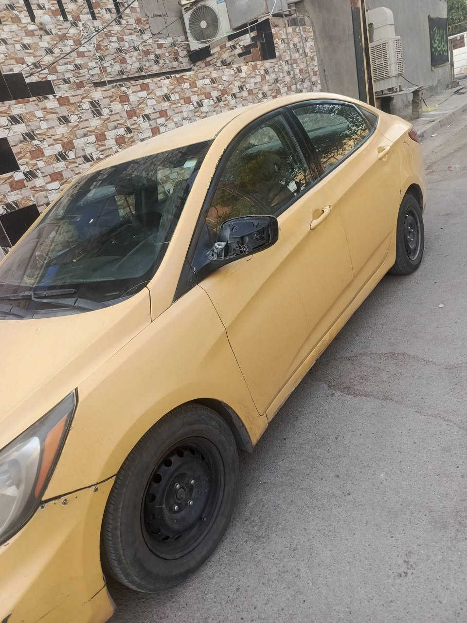 اكسنت وارد أمريكي 2013 .. ضررها مال امريكا من وره واصل شوية للحوض .. عندي مبدل بونيد بس بدون بجم .. كير و محرك و تبريد جيدين..
 يحتاج لها 1. سمكرة بعض الخياس 
2. صبغ عام 
3. ملاحظات بالصدر 
4. دعاميات خلفية و امامية 
5 . دسكات 
السيارة باسمي.. مكاني بغداد الزعفرانية.. سعرها 65 
***********
