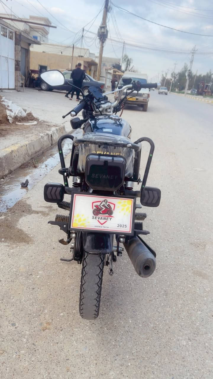 السلام عليكم شباب هاي الدراجه للبيع سيفاني موديل 2025
الولد ماخذه زيرو استخدام شخصي مامشتغله دلفري
النضافه كدام العين الواقع احله م̷ـــِْن الصوره
السعر 800 وبيها مجال
الدراجه علئ وضع الشركه برغي مامفتوح بيها شرط ترايك وين ماتريد 
رقمي للاستفسار ‎*********** وا الخاص مالي مفتوح
