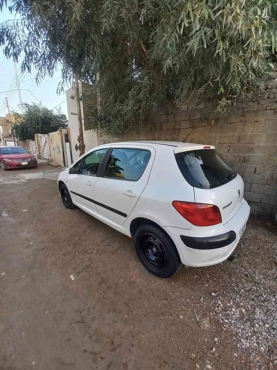 بسم الله الرحمن الرحيم
اللهم صل على محمد وال محمد

بيجو للبيع موديل ( ٢٠٠٦)

رقم بغداد الدولي الجديد ما اتعبك بالتحويل

محرك وكير ابلاد مال السيارة داخلها جدا نظيف كشناتها ابلادية دشبولها شخط ما بي تخم تاير جان بيهه نص عمر شمرته جبتلها تخم جديد قبل شهرين بدلته السيارة ناعمة بالمشي وخير من الله وبسمي التحويل ثاني يوم سعرها ٦٠ للأستفسار ***********
