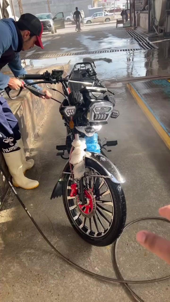 دراجـــه ايراني 2025
الدراجه زيرو وجديده 
الچيس بعده بحاله الوكاله 
مكينه زنجيل CBF 
جديده كلش وكله دهن استعمل امزويل
بعده زيرو الدراجه تسوه اكثر نضيفه كلش 
مكينه بلادي زيرو 
ماشي بيها قليل لزكات الوكاله بيهم 
السعر مليون و25 بيه مجال بسيط
اذا ماتشتري لاتعلق تكول شدعوه ليــَـن بـعد ماكو دراجات وضاغطه وزنجيل بل اخص ***********
