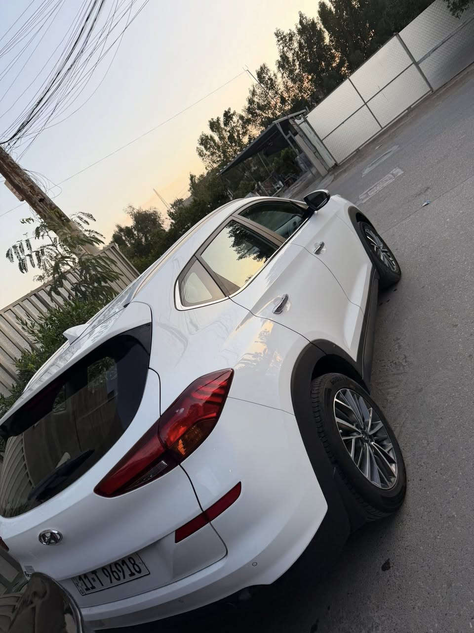 توسان خليجي شركه الكاصد  موديل 2020 رقم بغداد سنويه وهزه جديد مكفوله من الضربه والصبغ عدا بارد مكانين كد شبر محرك 2000 دوش بصمه كراسي اثنين كهرباء شاشه كامره حساس امامي خلفي مري شفط لايت زنون 5 عدسات 5 ويل كب بصمات عدد 2 كير محرك صدر تايرات جاهزه مكاني بغداد الاطباء 
السعر 185 

***********
