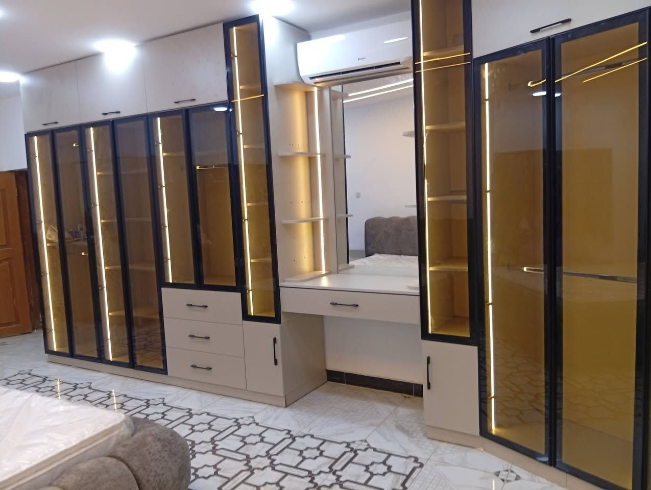 السلام عليكم خلفة mdf مطابخ غرف نوم درسنك روم متفرغ للعمل المكان ناصرية مركز المدينة ***********واتساب
