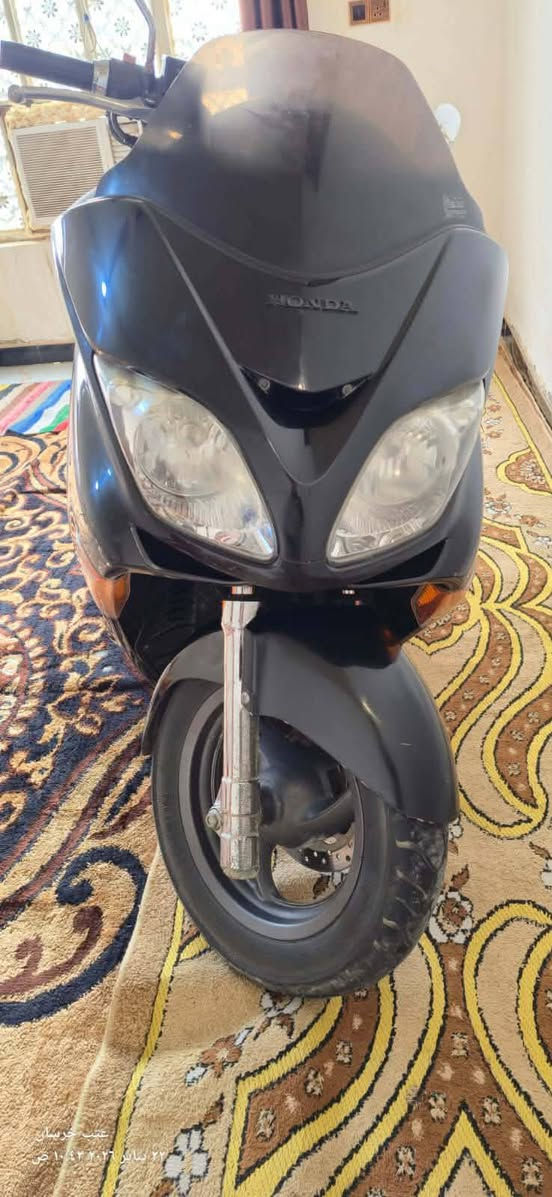 السلام عليكم ملاحظة مكلف بلنشر رقم صاحب الدراجه اسفل المنشور 
دراجه هوندا فورزه 08عميه بلاد 
مكينه لا تنقيص لا تبخير شلعه معدل خير من الله بيها نواقص بصيطه جدآٓ
والنضافه مثل ما موضح كدامك 
دراجه منزلها رمبه على ايدي صار اقل السنه 
عنواني بغداد ناحية الوحدة قرب مدينة بسماية 📌📌
للاستفسار الاتصال على الرقم ‏‪***********‬‏

