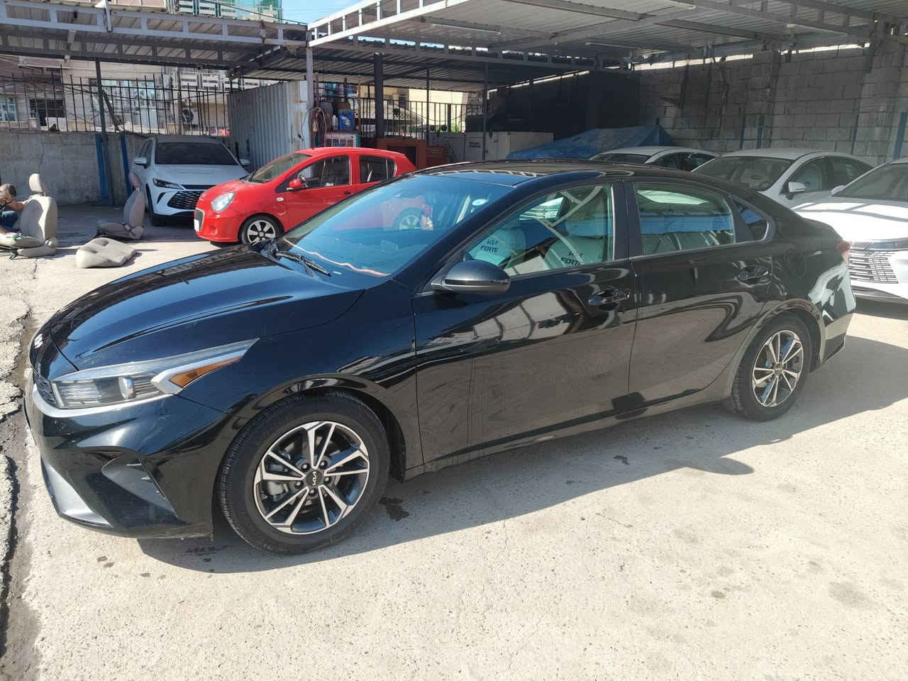 كيه فورتي موديل 2022 للبيع ماشيه 73 مايل حادثه كما واضح بلصوره رقم اربيل بسمي شرط تحويل قطعتين صبغ مال امريكه مع بارد جاملغ خلفي  السعر 125 بيهه مجال قليل  مكان السياره بغداد ابو غريب للتصال
 ‏‪) 0778 010 7403‬‏//‏/////)‪0751 570 2631‬‏
