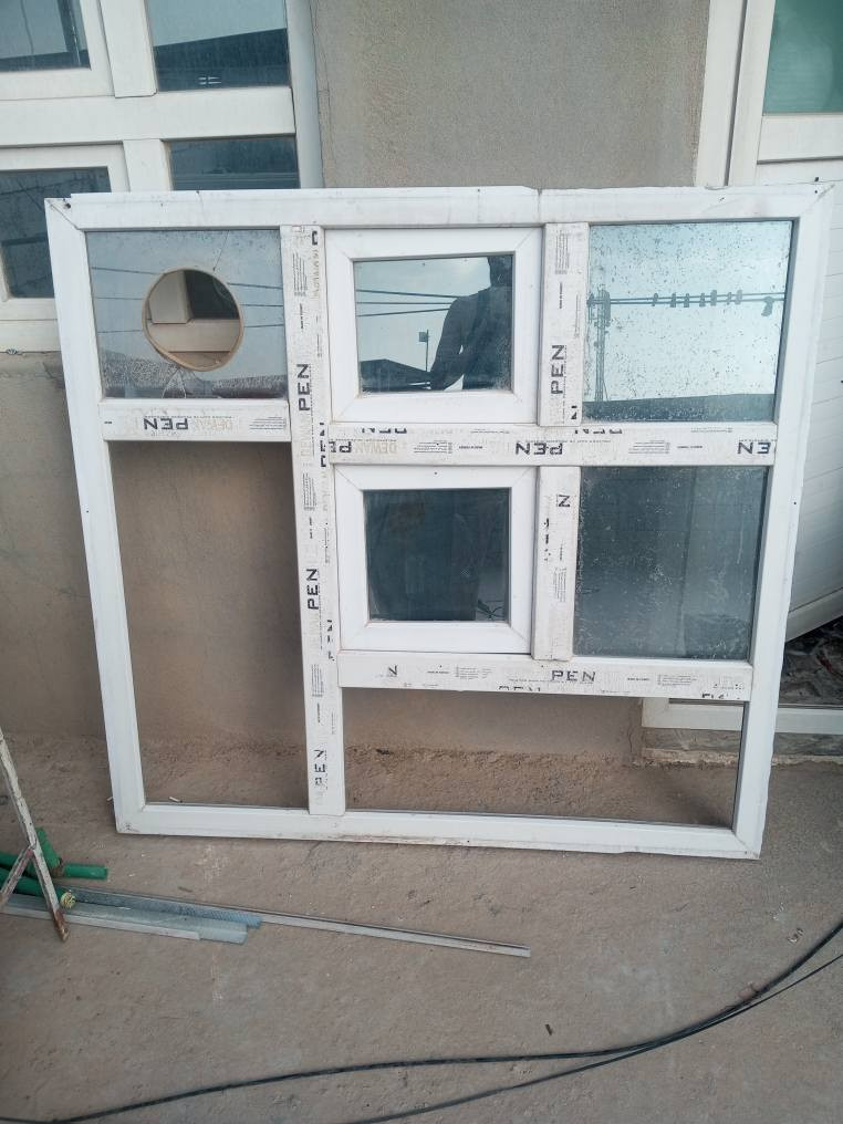 ‎باب + شباك في بي سي مستعمل اخو الجديد الجا مضلل للتواصل) رقم وات ساب او اتصال ***********‎ النجف, العراق
