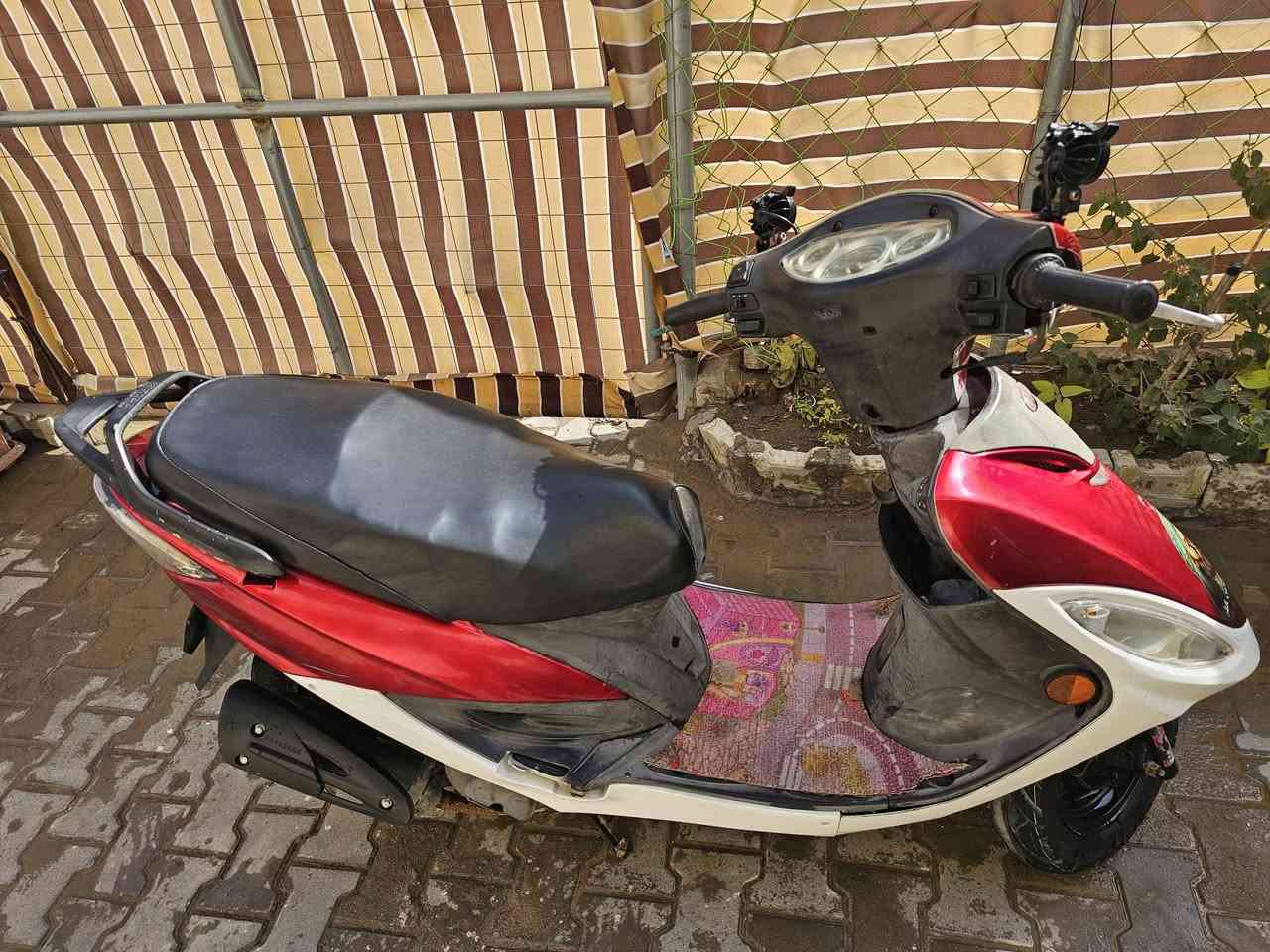 السلام عليكم
دراجة كامكو (G4)...
مال حاوية نظيفة كلشي ماعايزة
(مامفتوحة) ..
صارلهه فترة من طالعة من المعرض 
السعر 650 وبيها مجال 

مكاني النجف الاشرف / شارع ثابت حي القادسية 
للتواصل متواجد فيس بوك و رقم 
***********
